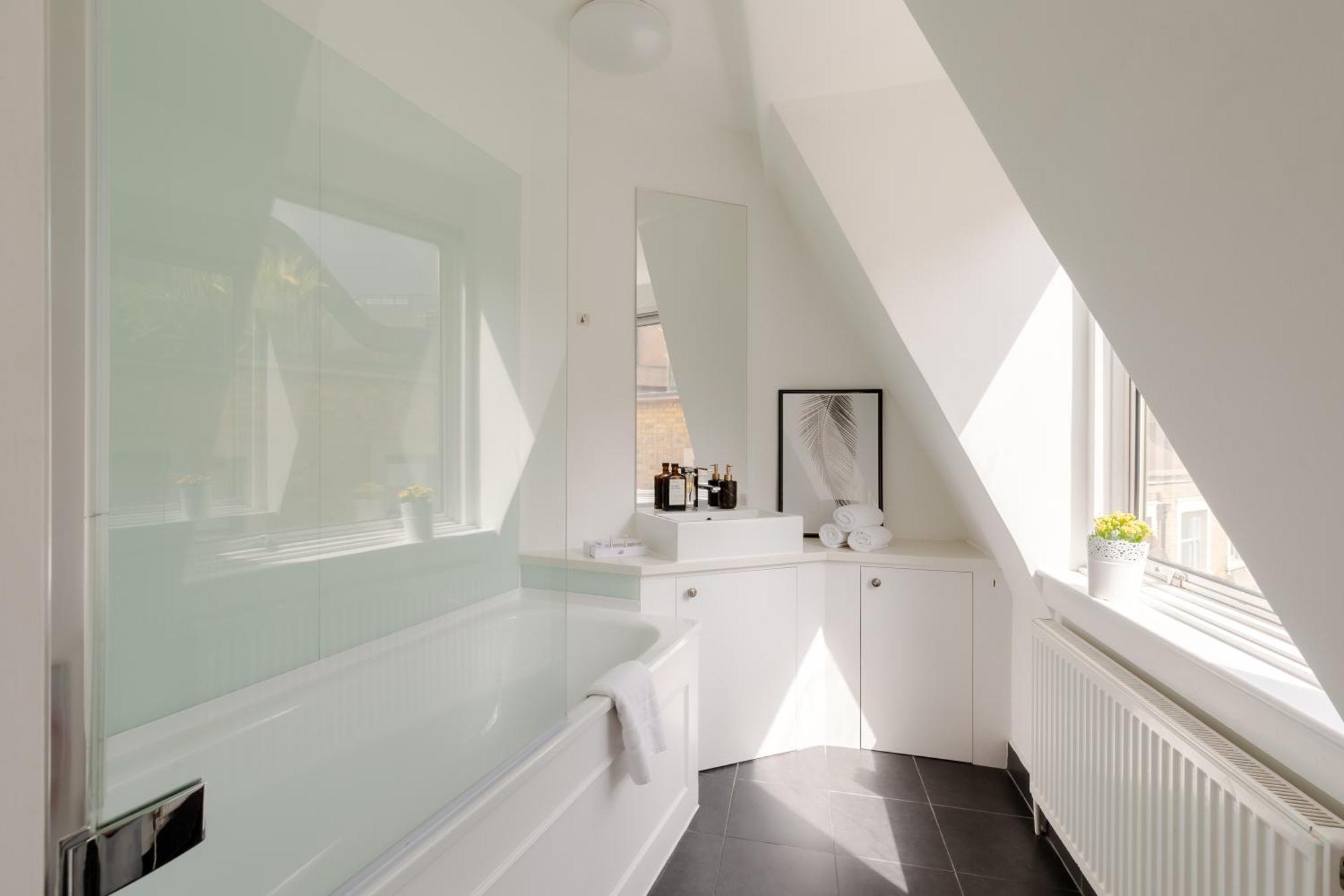 Rare Find Off Oxford St! Soho 5Bed Design House For Xxl Groups Apartment London Bagian luar foto