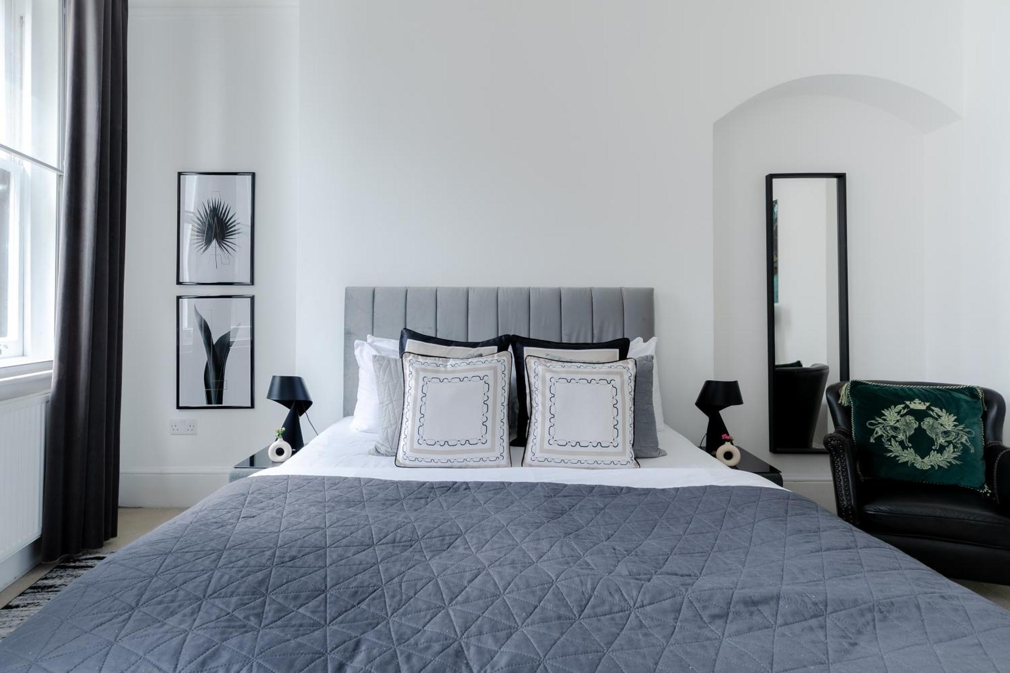 Rare Find Off Oxford St! Soho 5Bed Design House For Xxl Groups Apartment London Bagian luar foto