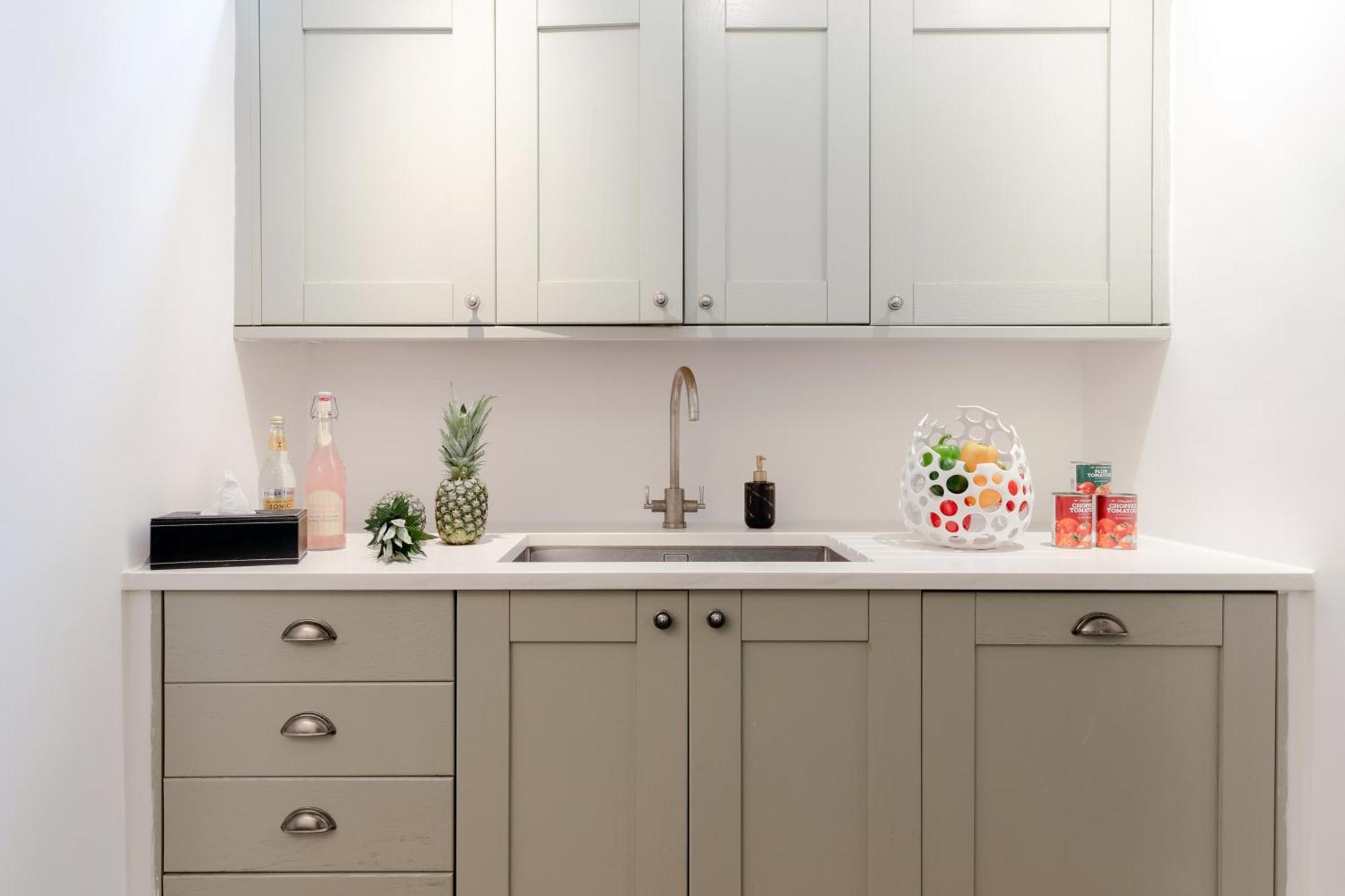 Rare Find Off Oxford St! Soho 5Bed Design House For Xxl Groups Apartment London Bagian luar foto