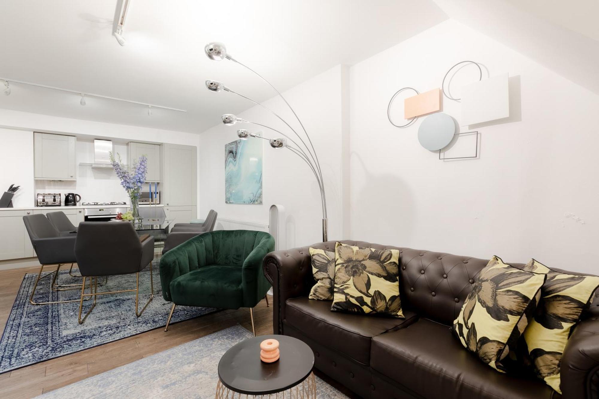 Rare Find Off Oxford St! Soho 5Bed Design House For Xxl Groups Apartment London Bagian luar foto